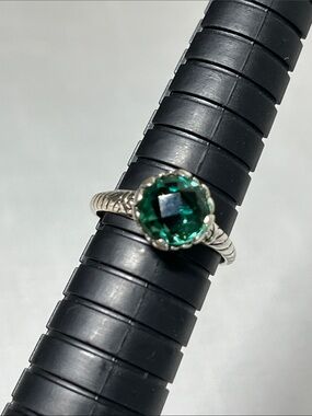New ANIKA WITT Sterling Silver Ring 
Emerald Green Round CZ
Size 6.75. Stamped